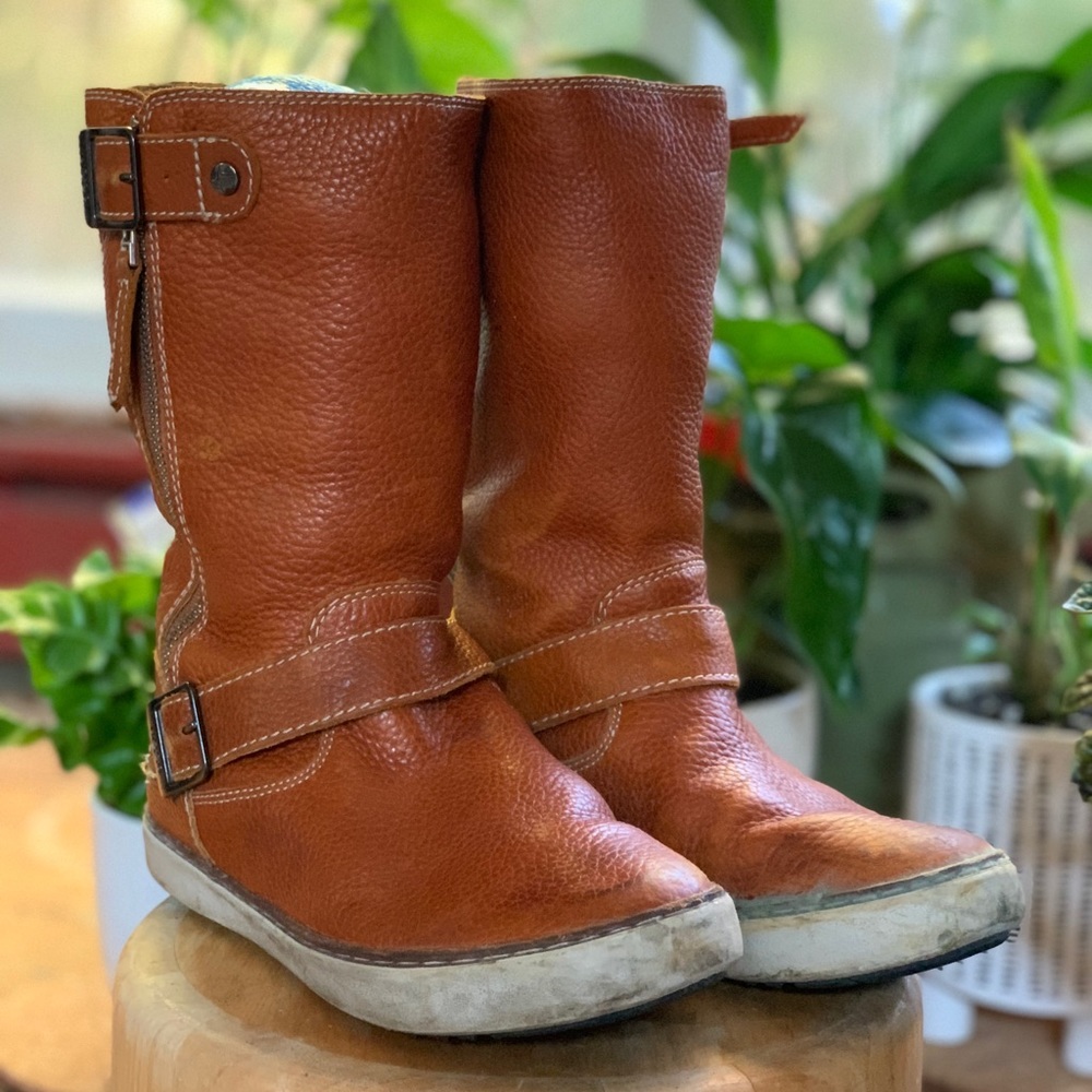 Ugg pebbled leather boots